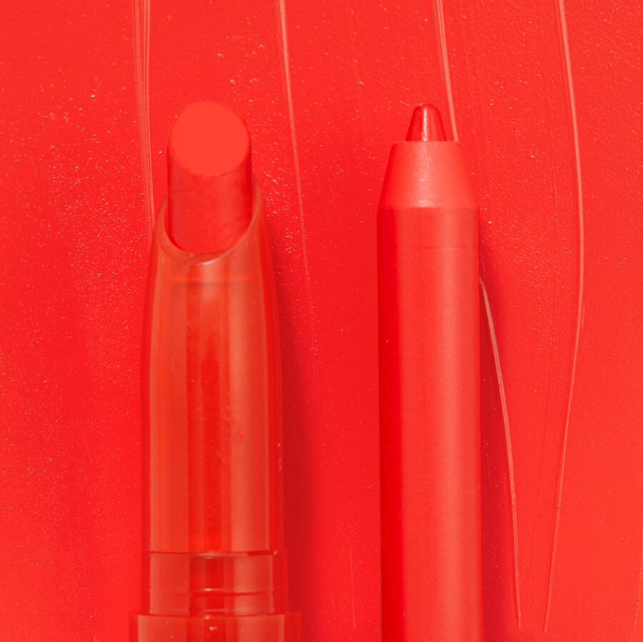 komplet svinčnikov in stixov za ustnice